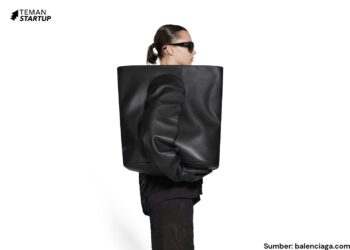 Balenciaga Rilis Tas “Pembersih Toilet” Seharga Rp 64 juta!