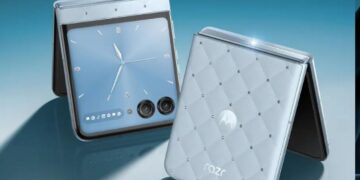 Motorola dan Swarovski Menciptakan Smartphone Lipat Penuh Kilauan