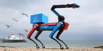 Domino’s Coba Teknologi Anjing Robot Untuk Delivery!